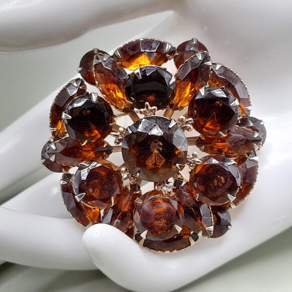 Vintage Topaz Rhinestone Floral Brooch, Gold Tone, Prong Set, 1950s, 2 1/8 In - Picture 2 of 10
